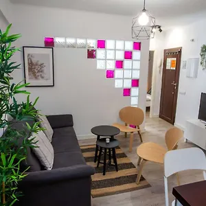https://holidays2malaga-lagunillas-3-bedrooms-downtown-local.es-andalucia.com